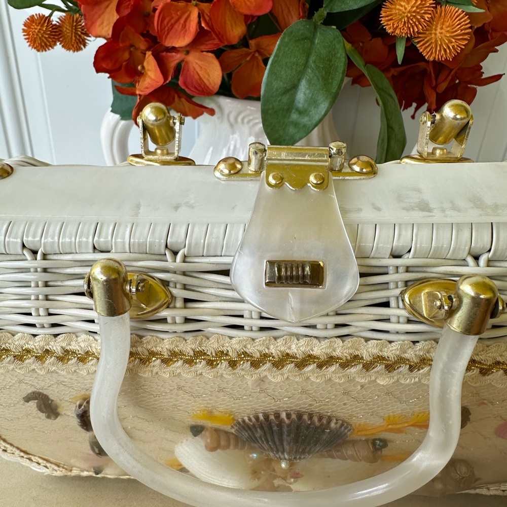 Vintage Princess Charming White Straw Seashell Purse by Atlas of Hollywood Fl - Picture 2 of 8